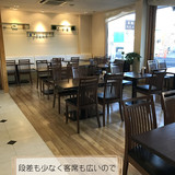 長久手店　テーブル席